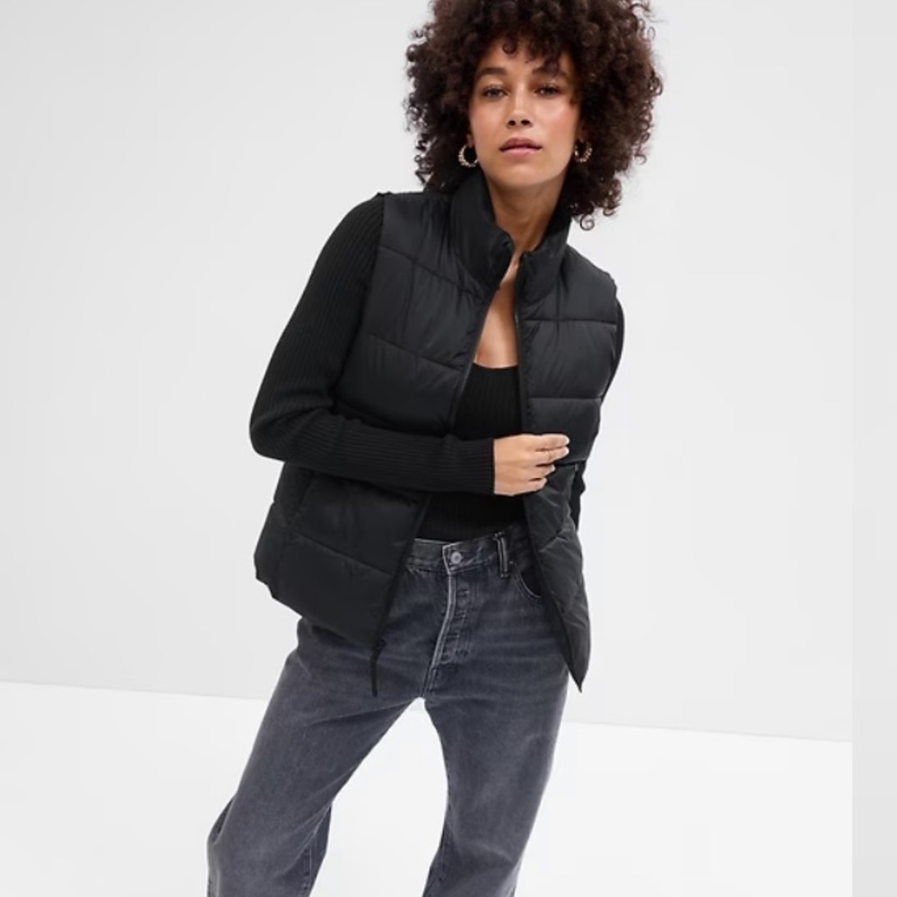 New with tags Gap puffer vest